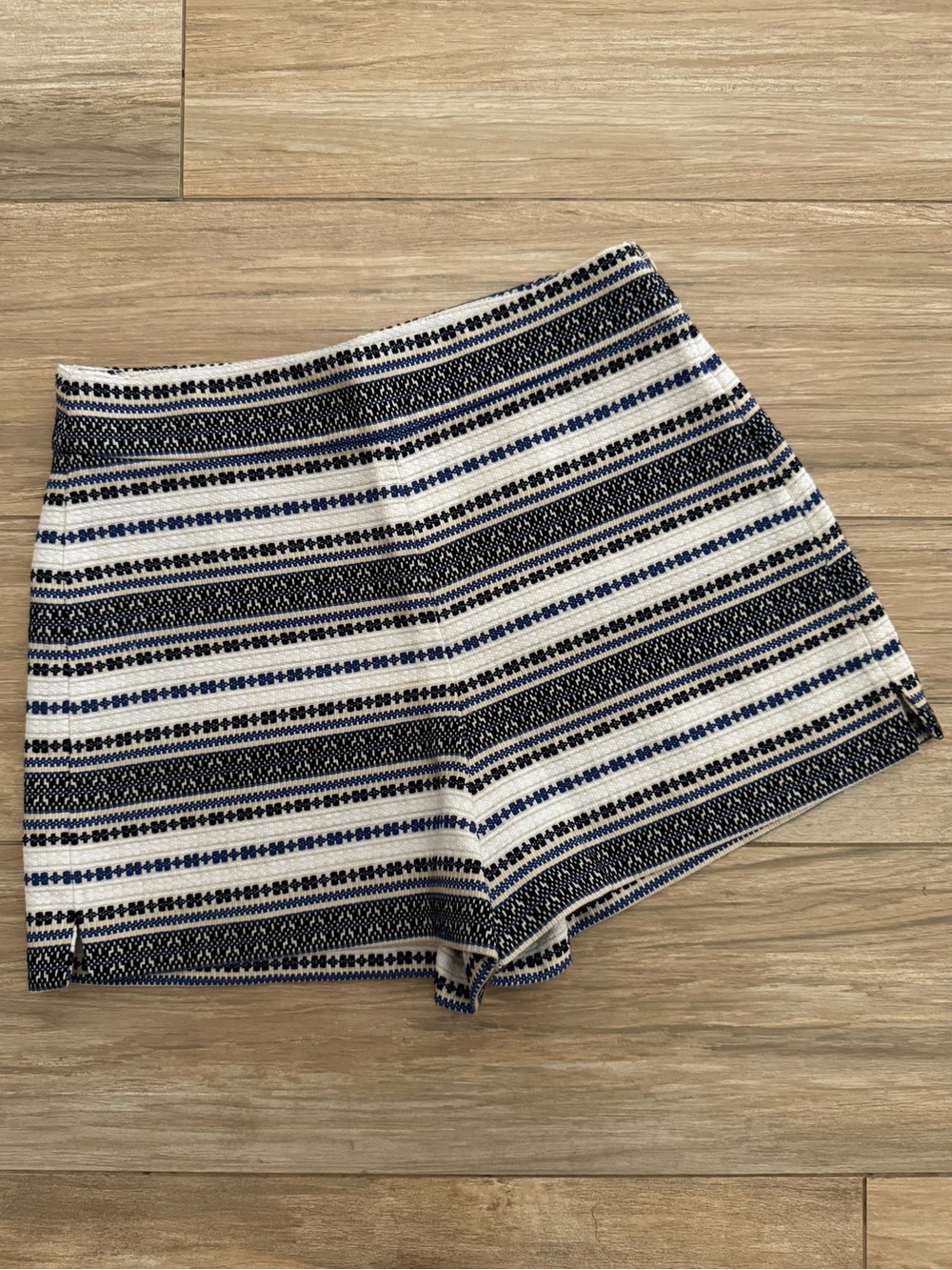 GAP High Rise Woven Shorts Size 6